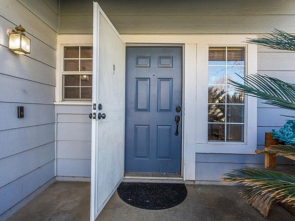 5th image of 1374 Roosevelt Pl