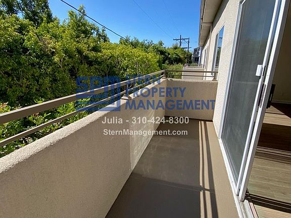 2nd image of 912 N Croft Ave APT 204