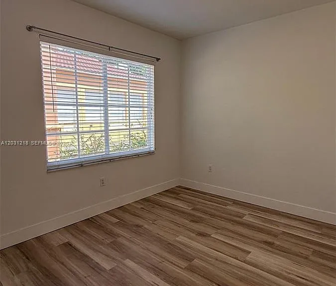 729 Meridian Ave #5 — Photo 11