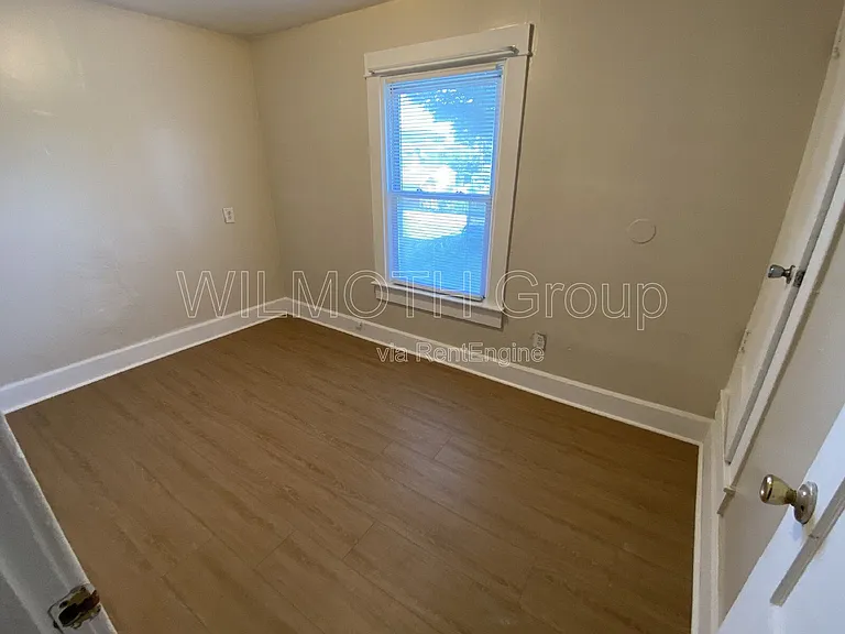 253 N Gray St — Photo 13