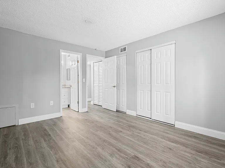 2601 Pine Lake Ter #B — Photo 12