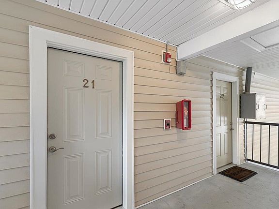 2nd image of 1730 Liberty Ln #B21