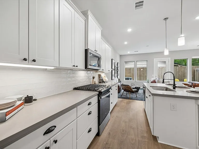 5205 Amber Sunrise Dr — Photo 19