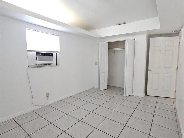 5050 SW 40th Ave #4 — Photo 11