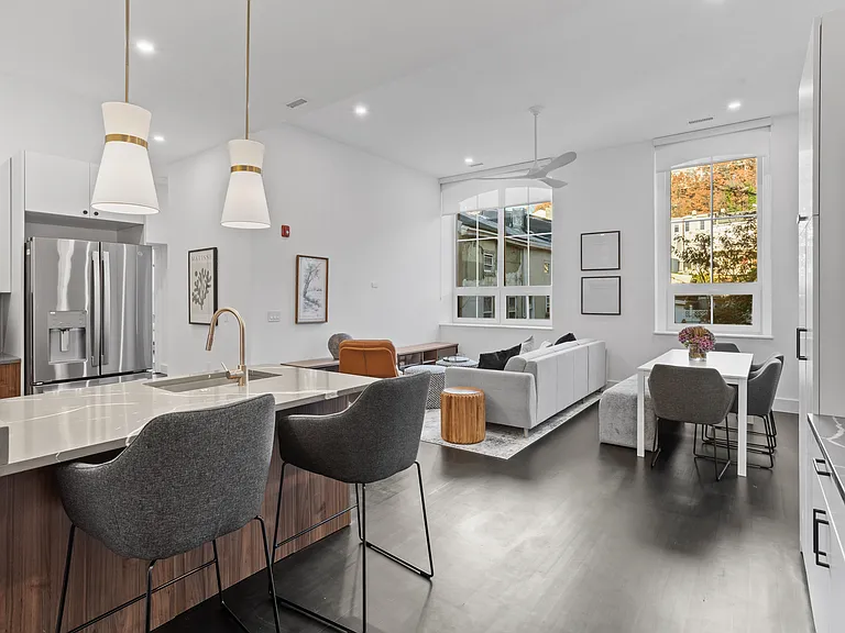 The Roe at Manayunk Apartments and Townhomes — Photo 110