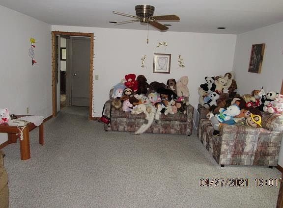 4th image of 440 E 10th St