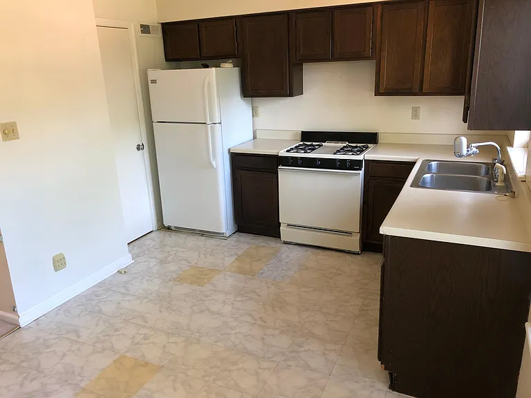 516 Jefferson St #B — Photo 3
