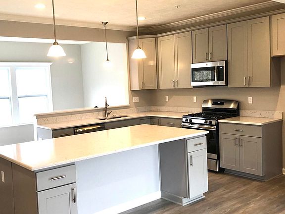 Kitchen with deluxe island