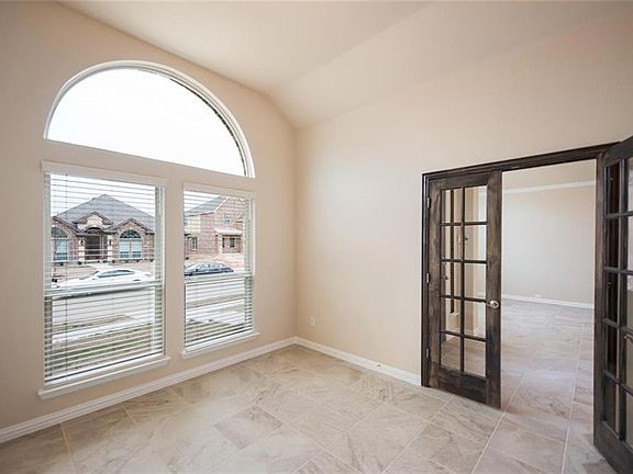 4th image of 117 Sweet Gum St