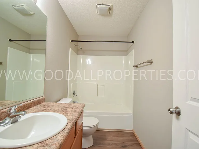 1140 Keystone Ln — Photo 10