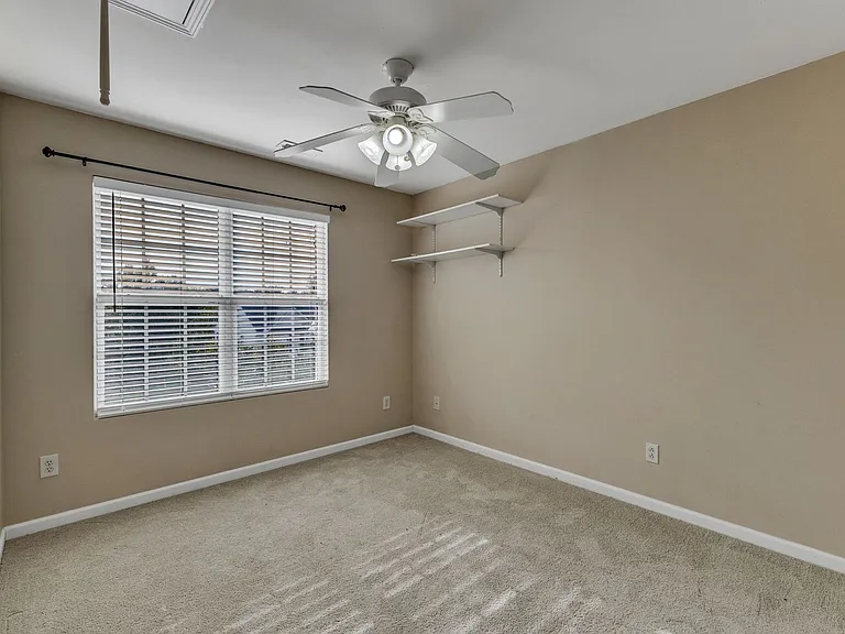 2720 Gross Ave — Photo 20