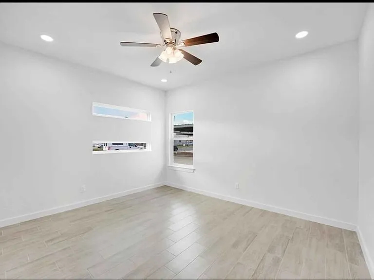 1402 W Platinum Dr #4 — Photo 8