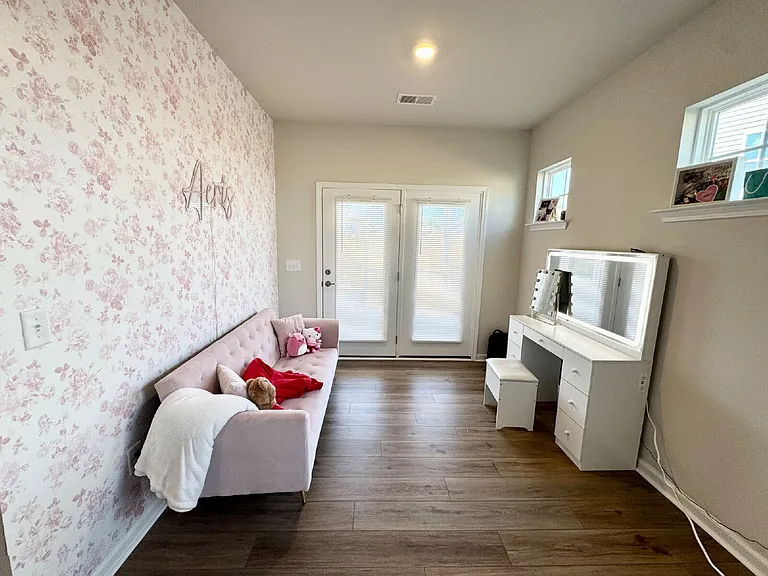 164 Somerset Ln — Photo 14
