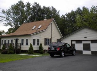 6 Van Dyck St, Coxsackie, NY 12051
