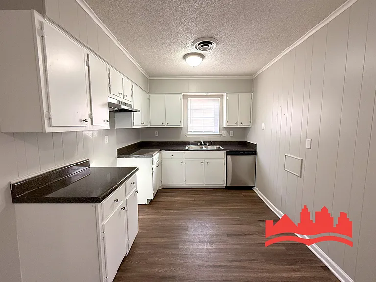 4061 Mossville St — Photo 8