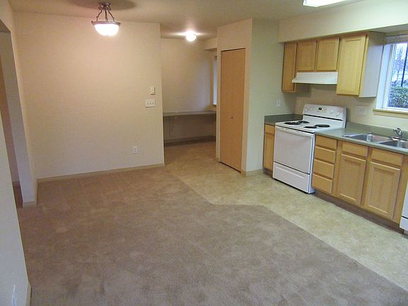 4th image of 500 Tremont Ave APT 206