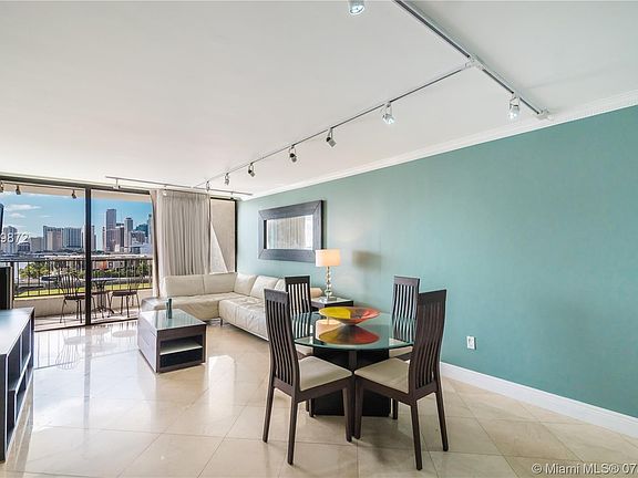 3rd image of 555 NE 15th St APT 11G