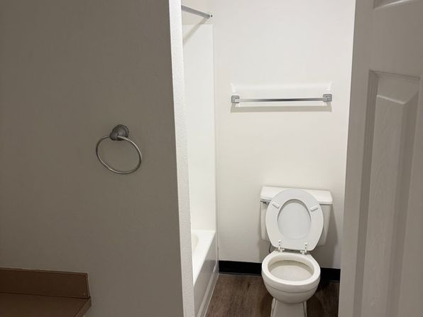 1405 Lewis St APT 24