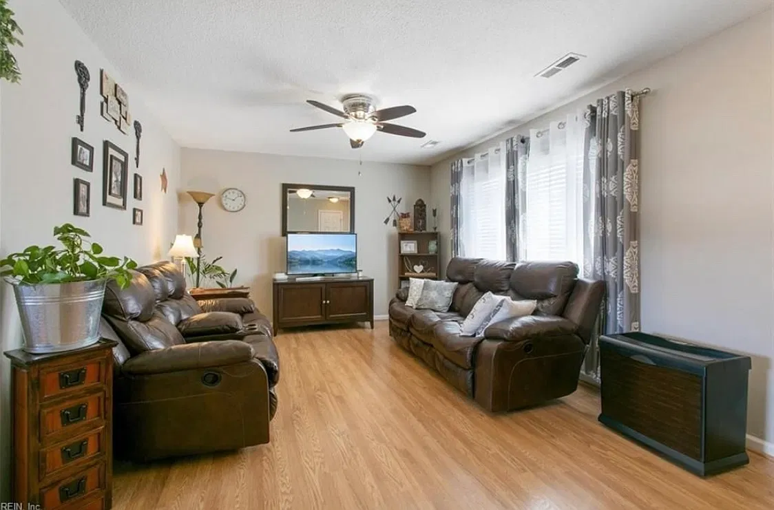 2736 S Nansemond Dr — Photo 3