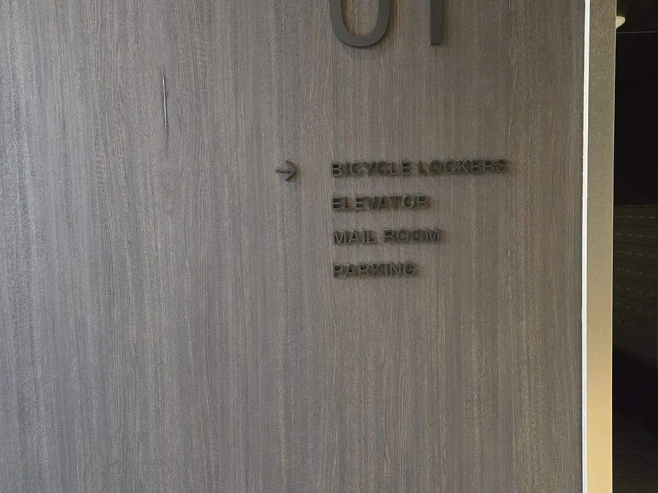 101 John St S #907
