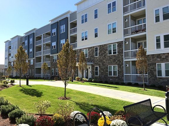 2nd image of 120 University Ave Unit 408-2408