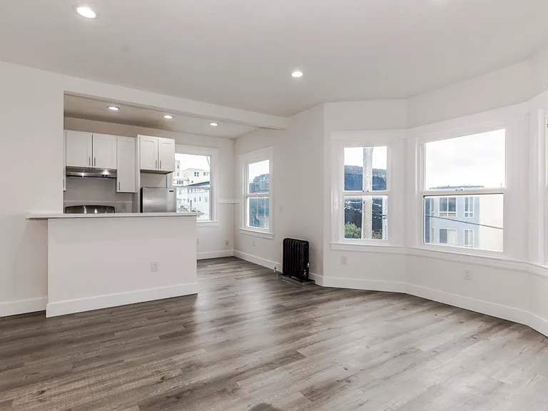 4748 Balboa St #302 — Photo 2