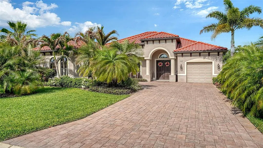 3 bed, 3.0 bath, 2600 sqft, $7,000 — Photo 2