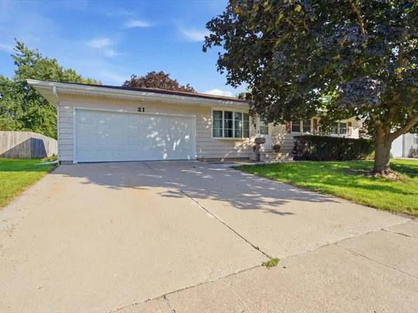21 Brookwood Dr, Normal, IL 61761