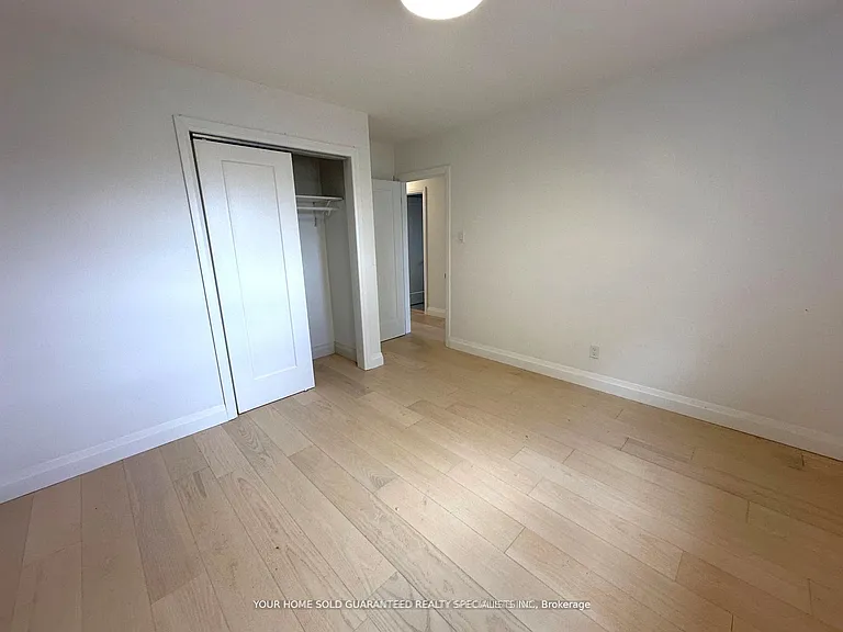 36 Queen St #MAIN FLOOR — Photo 10