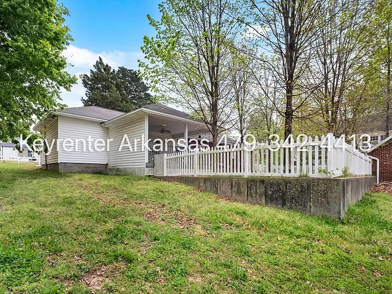 255 W Lawson St #2 — Photo 22