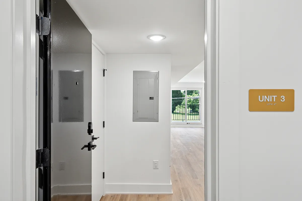Building Photo - 3609 Brandywine St #3