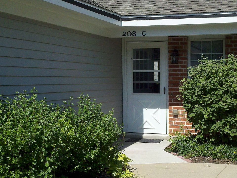 1st image of 208 Chesterfield Ct Unit C