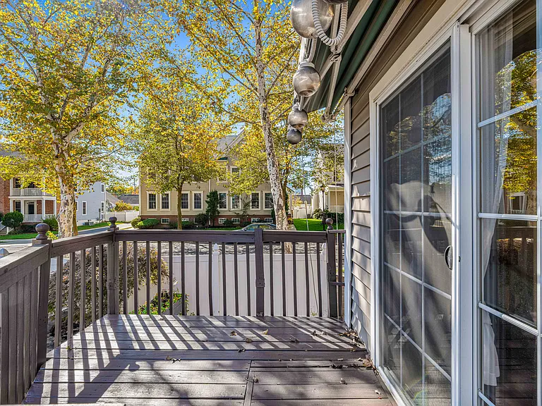 102 Burnet Cres #102 — Photo 49