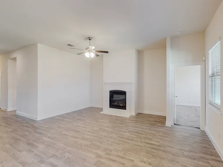 11029 Klondike Ln — Photo 12