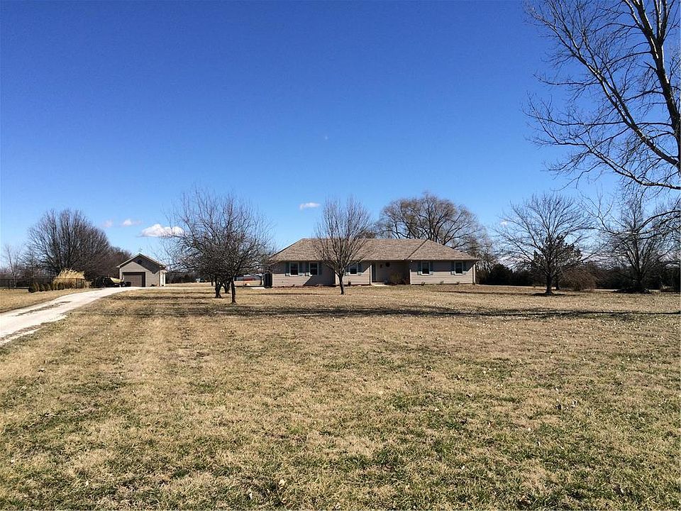 29455 Lone Star Rd, Paola, KS 66071 | Zillow
