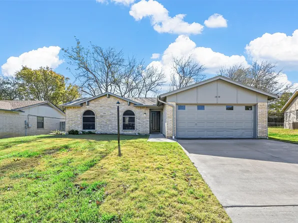 1512 Vanderbilt Dr, Arlington, TX 76014
