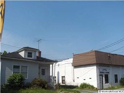 2nd image of 81 White Rd