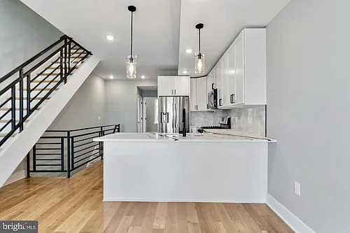 3037 W Sedgley Ave #2 Photo 1