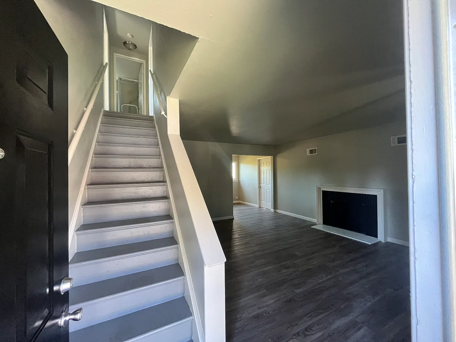 4 bed, 1435 sqft, $2,900 — Photo 2