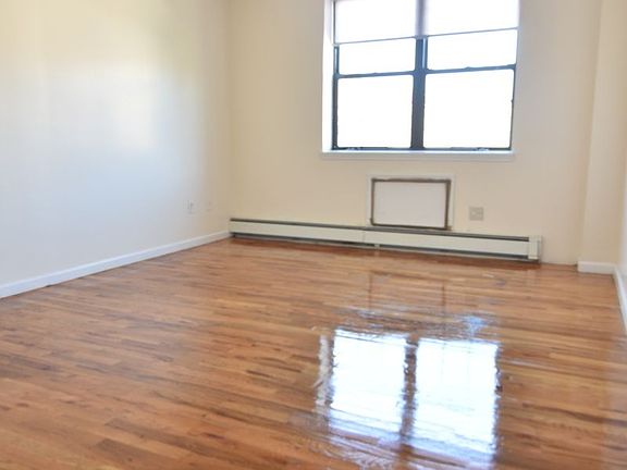 2nd image of 473 Willis Ave APT 4A