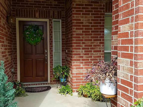 Main entrance 