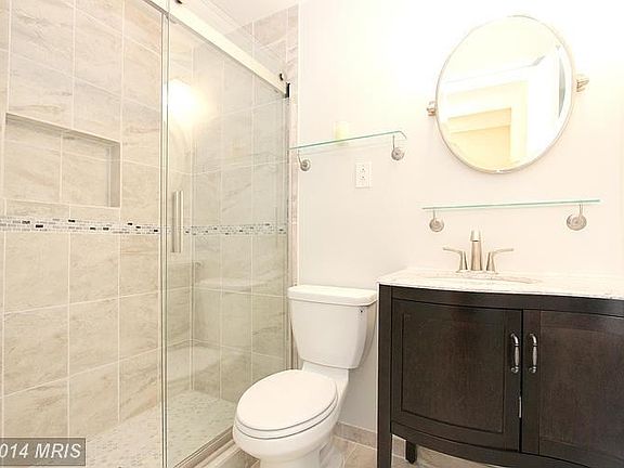 5th image of 10618 Montrose Ave #10618