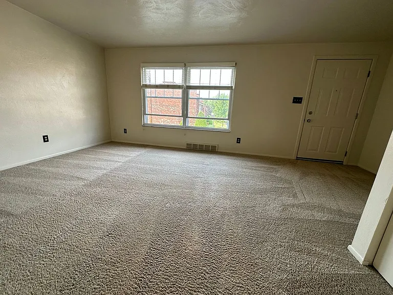 450 Mower Dr #C — Photo 3