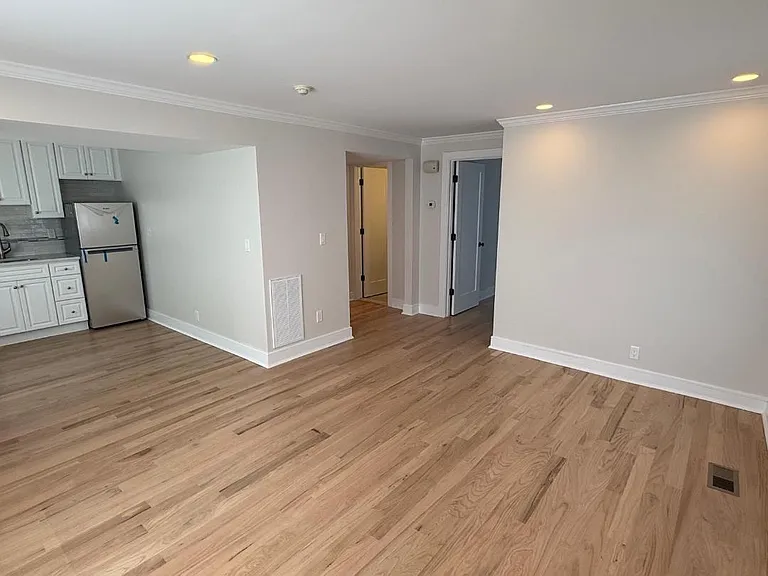 52 Lewis St #2 — Photo 2