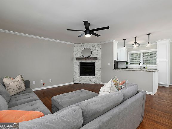 5th image of 3249 Howell Dr SE