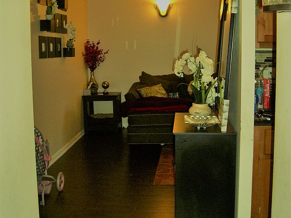 2nd image of 6933 N Kedzie Ave APT 612