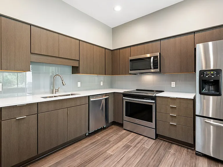 5 Wellesley Pl — Photo 6