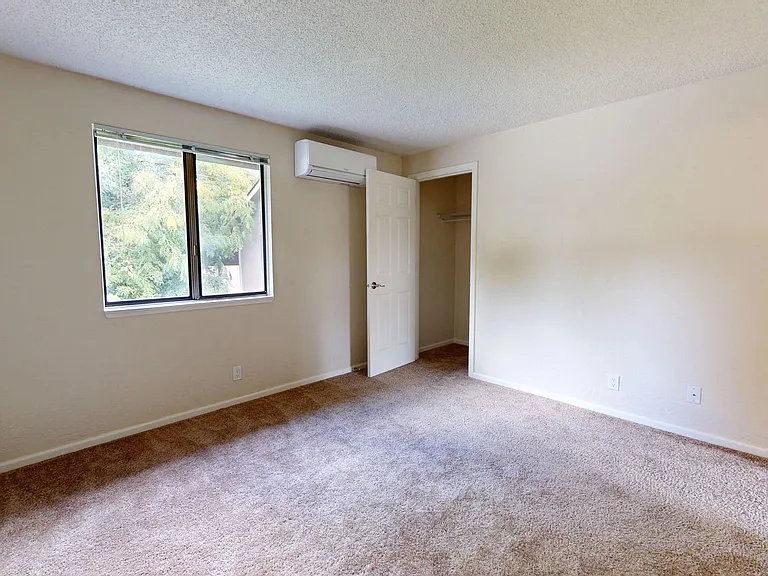 Kentfield Townhomes I & II — Photo 9