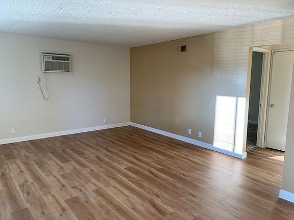 3rd image of 1327 Scossa Ave Unit 1