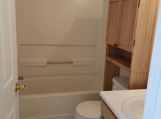 7 W Richards Ln, Newark, DE 19711